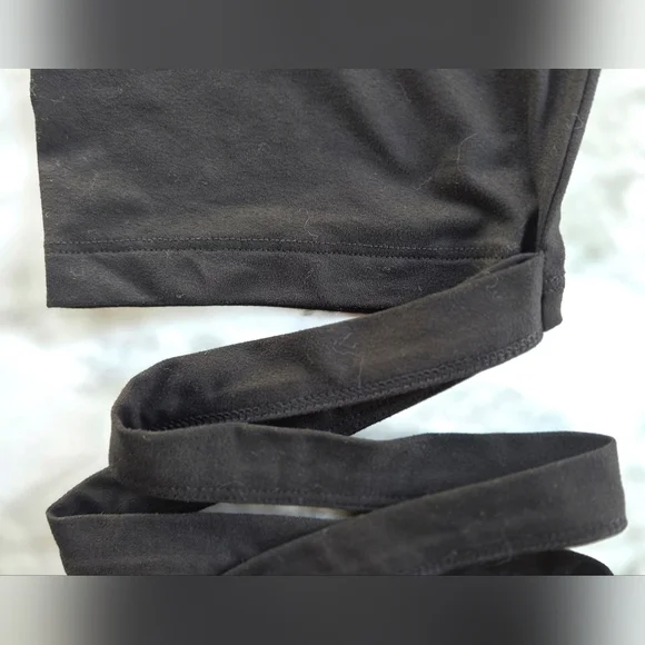 Pink Victoria's Secret Black Cropped Yoga Leggings - Picture 4 of 7